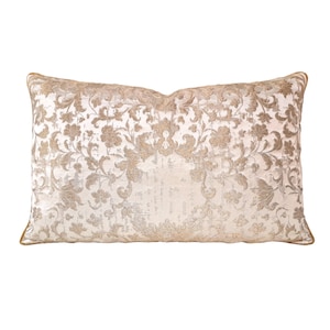 Gold silk pillows hotsell