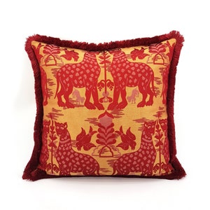 Dekorativer Kissenbezug mit Pinselfransen Rot Seide Broccatelle Luigi Bevilacqua Stoff Fiere Muster - Handmade in Italy