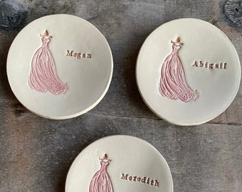 Personalized Bridesmaid Gift, Custom Made of Honor Ceramic Ring Dish, Pottery Bridal Plate, Bridesmaid Party Gift Trinket Dish, Jewelry Dish