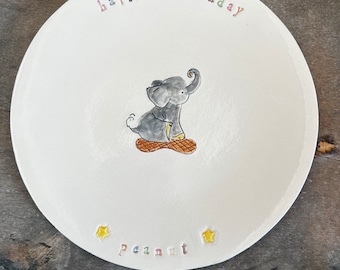 Piatto di compleanno personalizzato con elefante in ceramica, piatto da dessert colorato personalizzato per bambini e adulti, piatto in ceramica costruito a mano, regalo di compleanno