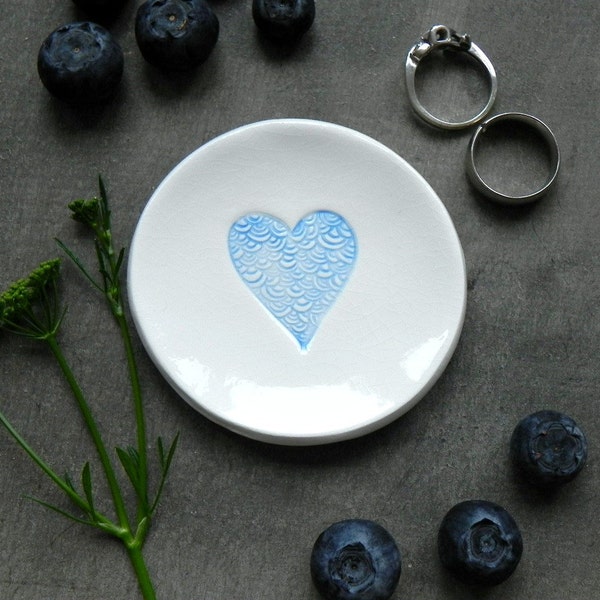 Blue Heart Ceramic Ring Dish, Custom Porcelain Heart Plate, Love White Pottery Lace Heart Bridal Plate Jewelry Dish, Heart Home Decoration