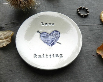 Love Knitting Ceramic Jewelry Dish, Red Yarn Heart Pottery, Mother Trinket Dish , Stitch Marker Holder, Knitter Dish, Sisters Gift