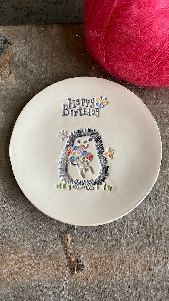 Alles Gute zum Geburtstag Igel Keramik Teller, kleine Tier Geburtstagsteller, Baby Girl, Baby Boy Keramik Teller, Mutter Andenken, Omas Geschenk