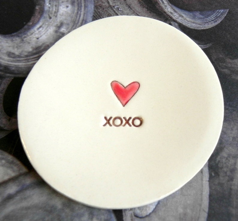 Ceramic Ring Dish Red Heart XOXO Minimalist Pottery Plate Jewelry Dish Recycled Box image 7