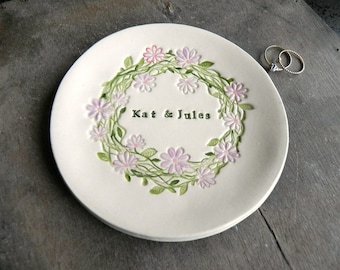 Personalized Wedding Floral Ring Dish, Custom Engagement Ceramic for the Future Mrs, Wedding Gifts for Couple,Bride Engagement Party Favor,