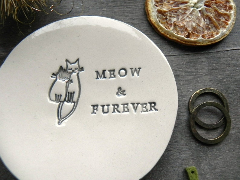Verlobungsringhalter, personalisierter Keramikteller mit Katze, Eheringschale, Meow & Furever Jubiläumsringkissen, individuelle Ringschale aus Keramik Bild 6