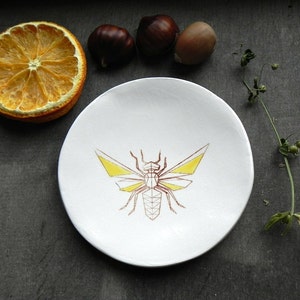 Honey Bee Porcelain Ring Dish, Wildlife Kingdom, Wanderlust, Insect White Ceramic Plate, Charming Gardening Jewelry Dish, Honey Bee Design