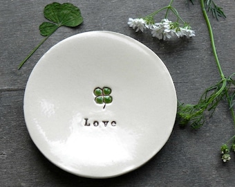 4 Leaf Clover Pottery Dish, Personalized Lucky and Love Ceramic Plate,  Inspirational  Lucky Trinket dish, Green clover ring  dish