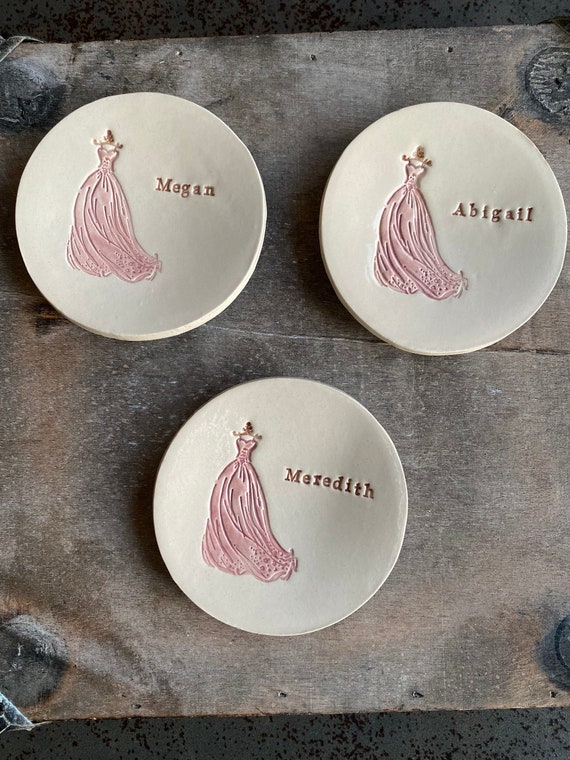 Personalized Bridesmaid Gift, Custom Made of Honor Ceramic Ring Dish, Pottery Bridal Plate, Bridesmaid Party Gift Trinket Dish, Jewelry Dish