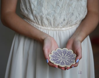 Lace Ceramic Flower Plate Purple Ring Holder Oval Shape White Pottery Dish Ring Holder