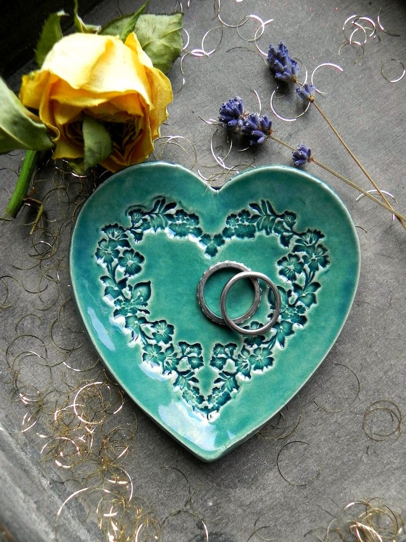 Wedding Heart Jewelry Dish, Personalized Floral Wreath, Valentine's Day Ceramic Ring Dish, Plate Love Pottery Bridal Flower Pattern image 4