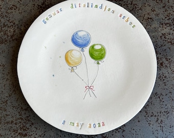 Personalisierte Keramik Ballon Geburtstagskuchenplatte, benutzerdefinierte bunte Dessertteller für Kinder und Erwachsene, handgefertigte Keramikplatte, Geburtstagsgeschenk