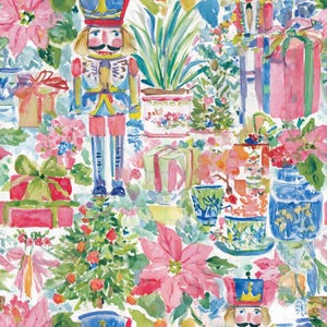 Op de afbeelding: Een aquarelpatroon met notenkrakerfiguren, levendige roze kerststerren, groene kerstbomen, ingepakte cadeaus met strikken en blauw-witte decoratieve vazen. Het ontwerp is gevuld met feestelijke elementen.