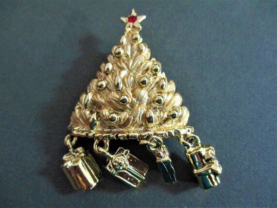 Danecraft Christmas Tree Brooch, Goldtone Holiday… - image 1