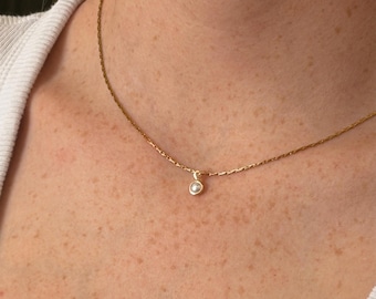 Collana con ciondolo delicato in oro e perla / Gioielli minimalisti in stile costiero