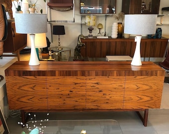 Walnut Mid-Century TV Console with Fluted Cabinets & Open Shelves,Luxury Curved Media Console | Handmade Walnut,Wood Console walnut Table