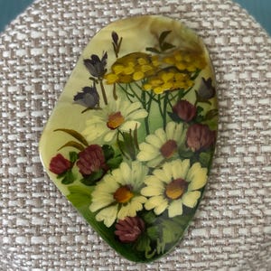 Vintage handbemalte Perlmuttschale Blumenbrosche signiert CH Daisy Wildflower Pin