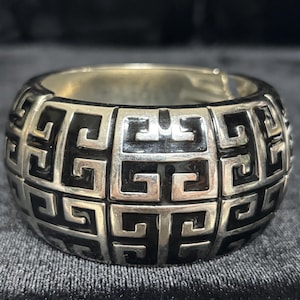 Vintage Wide Greek Key Hinged Cuff Bracelet, Black & Silver Tone Statement Bracelet, Geometric Meander Pattern, Spring Hinge Bangle, Unisex