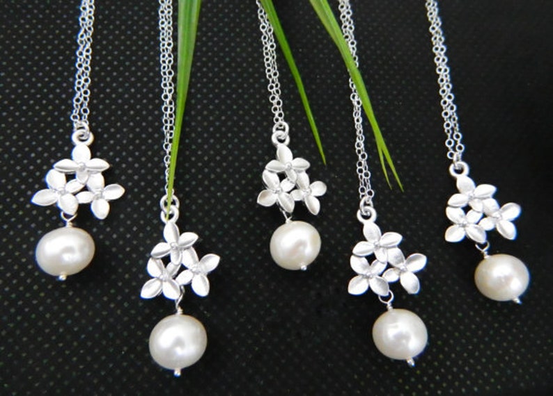 Bridesmaid Jewelry Bridesmaid Gift Set 5 Pearl Necklace Flower Girl Cherry Blossom Necklace Bridesmaid Necklace Wedding Jewelry