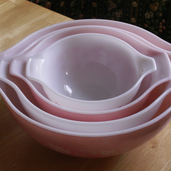 Vintage Pyrex Princess style Pink Gooseberry Mixing Bowls - set of four