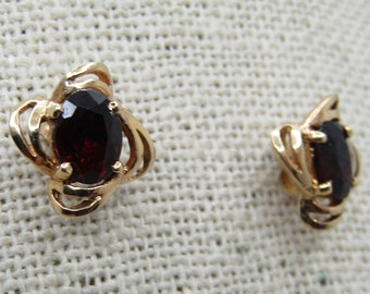 Vintage 14kt Garnet Stud Earrings, 1.5 TCW.