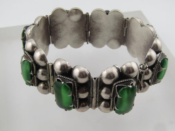 Vintage Sterling Green Cat Eye Glass Panel Bracelet, 6.25”, Mexico, 1960’s-1970’s.