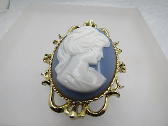 Vintage Blue & White Cameo Brooch, Signed Gerry's, 1960's.