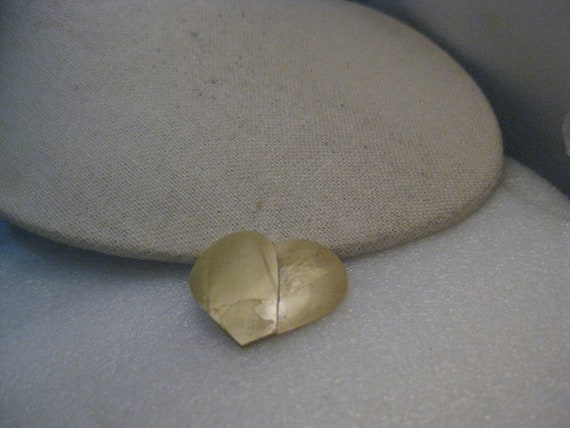 Vintage Celluloid Heart Brooch, Pearly Tan, 1930'… - image 3