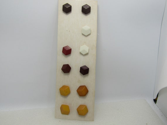 Vintage 11 Bakelite Cubed Button Lot, Butterscotch, Brown, Red, White, 3/4"