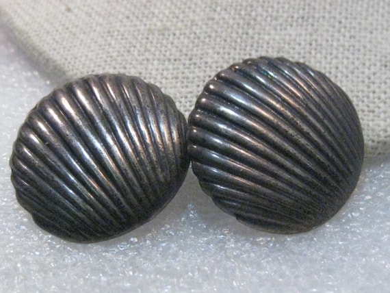 Vintage Sterling Silver Ridged Shell-like Pierced Earrings, signed JAB, Taxco, Mexico, 10.66 gr.