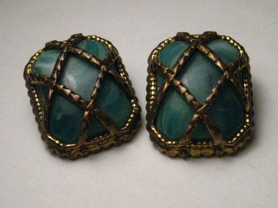 Vintage Brassy Gold Tone Green Variegated Glass Clip Earrings, 1940's, 1"