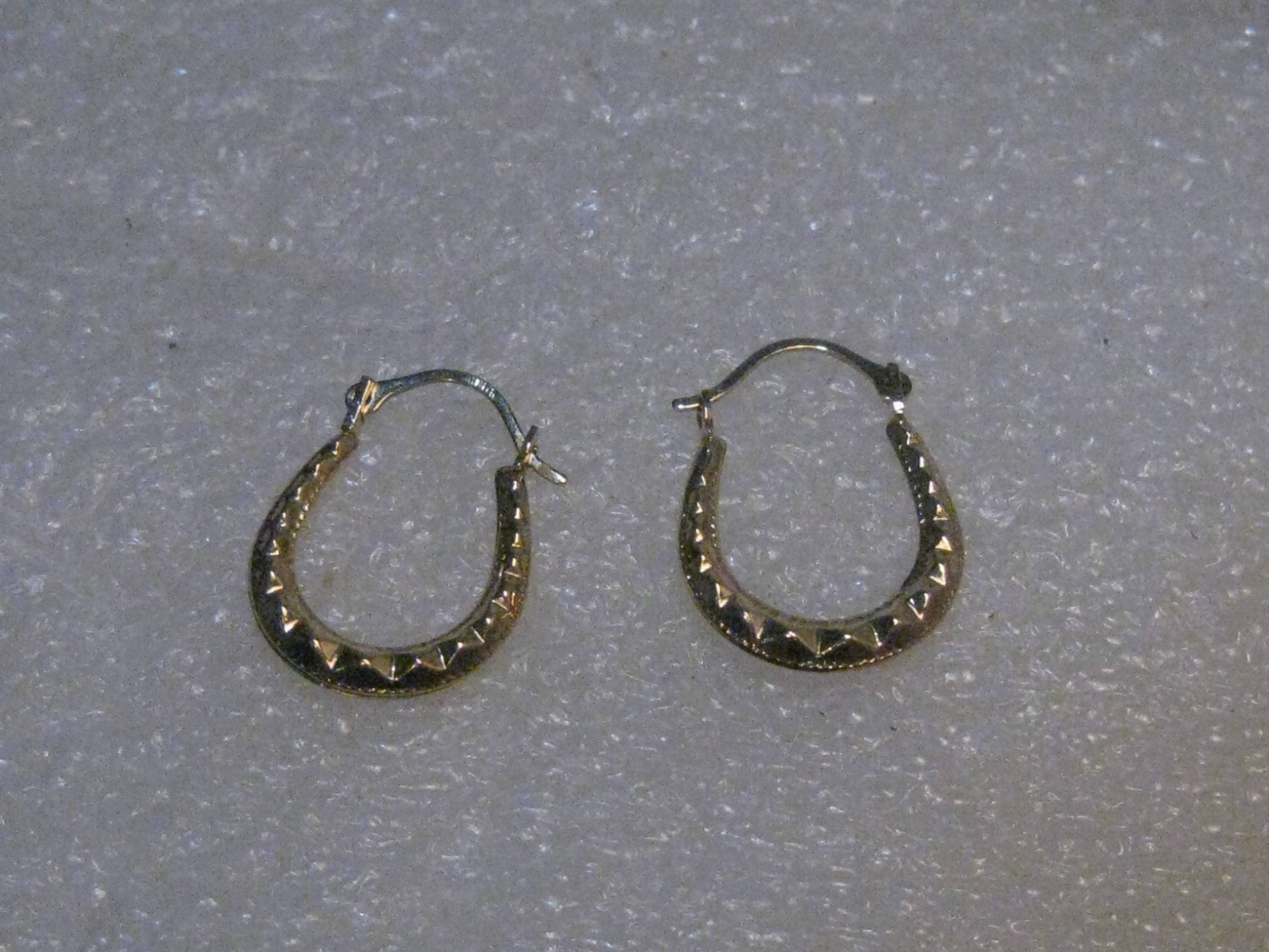 14Kt Hoop Pierced Earrings, 3/4, Horseshoe Shaped, .58 grams,