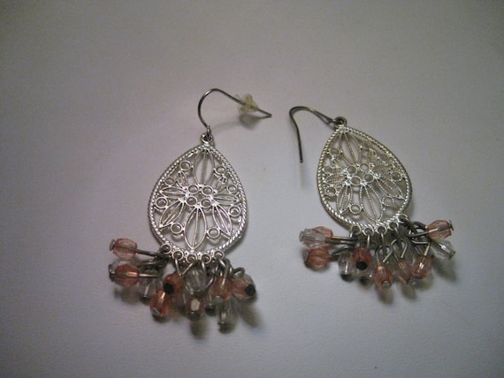 Vintage  Silver Tone Filigree Boho Chandelier Pierced Earrings, clear and peach dangling beads