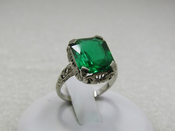 Vintage 14kt Art Deco 5 CTW Simulated Emerald  Ring, Sz. 6.5, white gold