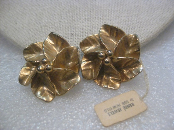 Vintage Gold Tone Renee Jewels Floral Clip Earrin… - image 4