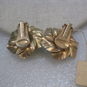 Vintage Gold Tone Renee Jewels Floral Clip Earrings by Bob Henfield, with tag image 5