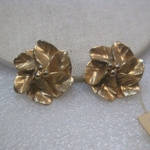 Vintage Gold Tone Renee Jewels Floral Clip Earrings by Bob Henfield, with tag image 2