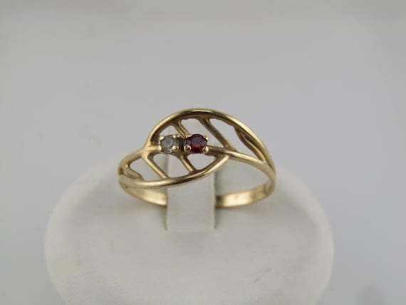 Vintage 10kt Red Spinnel Clear Stone Ring, Sz. 9.25, 1960's-1970's., 1.60 grams