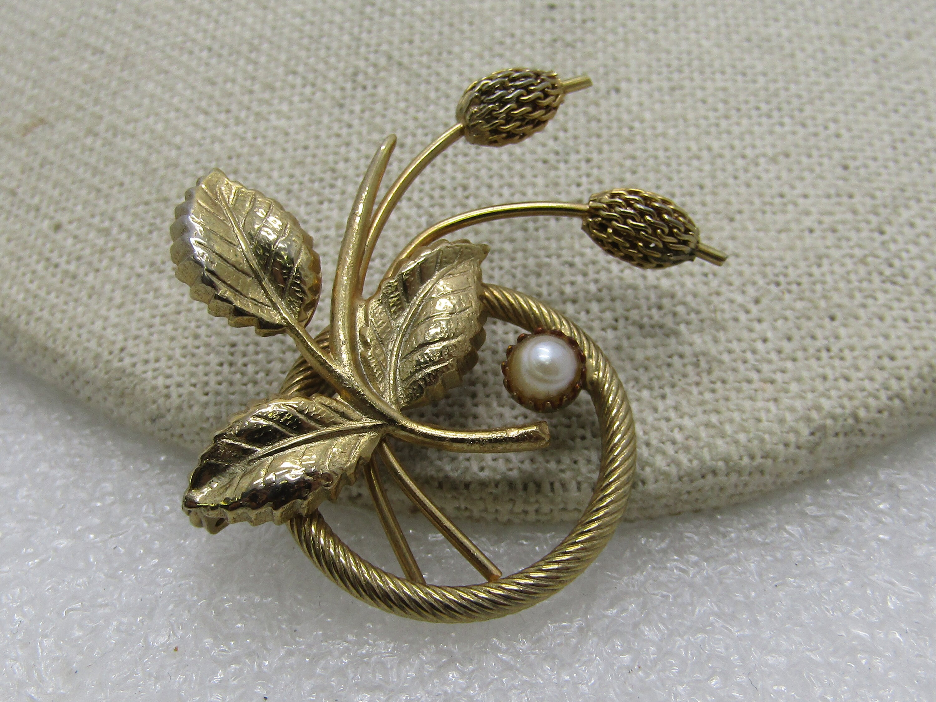Vintage Gold Tone Floral Circle Brooch, 1960's, 1.5, Faux Pearl, gold ...