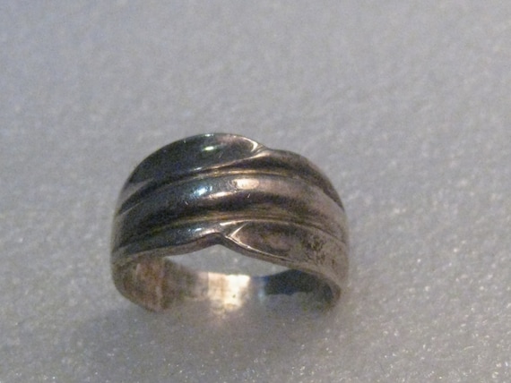 Sterling Silver Bypass Ring, Grooved, Signed, Sz 5.75, 5.07gr., 1980's