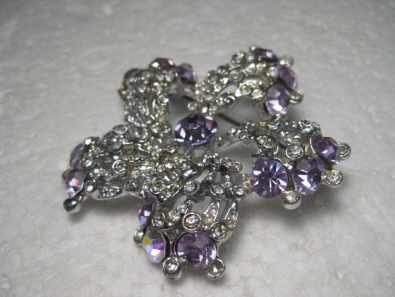 Vintage Lavender & Clear Rhinestone Spiral Brooch… - image 4