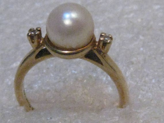 Vintage 14kt Gold 8mm Pearl Ring, Diamond Accents, size 7 .75, 4.27 Grams signed IA PAIS