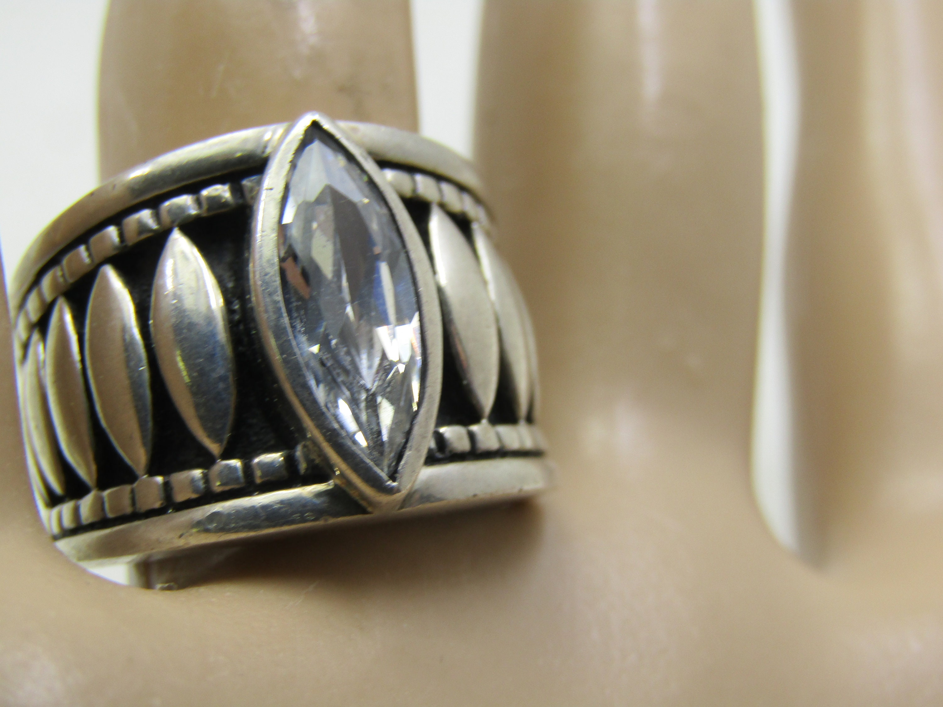 7.5. Sz Sterling Retired Silpada CZ Wide Band Ring