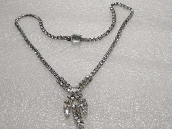 Vintage Art Deco All Rhinestone Cross Over, V Drop, 15" Single/Double Strand Necklace - AWESOME - CLEAR