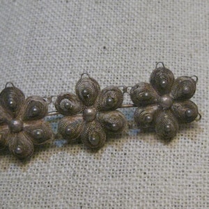 Vintage Sterling Floral Filigree Brooch, 2.25&quot; wide, 5.73 gr.