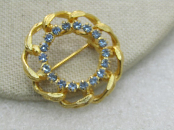 Vintage Blue Rhinestone Curb Link Circle Brooch, Gold Tone, 1.25", 1960's-1970's