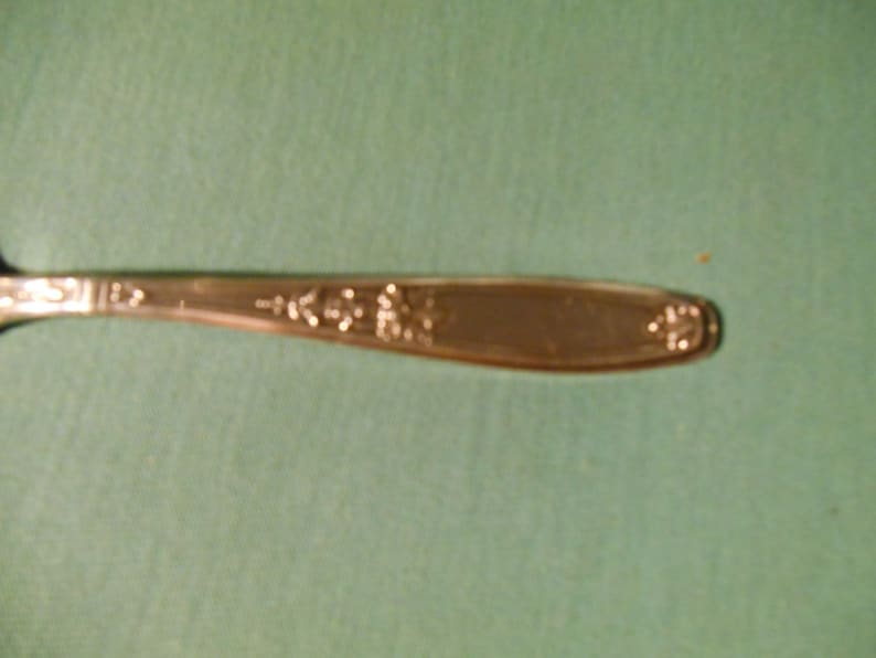 in the Ambassador 1919 Pattern. 6 Silver Plated from 1847 Rogers BrosInternational Silver One Sugar Spoon 1