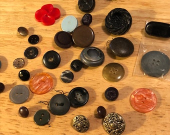 Lot of 30+ Buttons