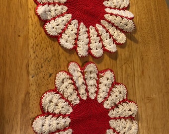 2 Daisy Doilies or Sewing Appliques