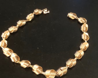 Broken Jewelry - Coro Knotted Goldtone Choker